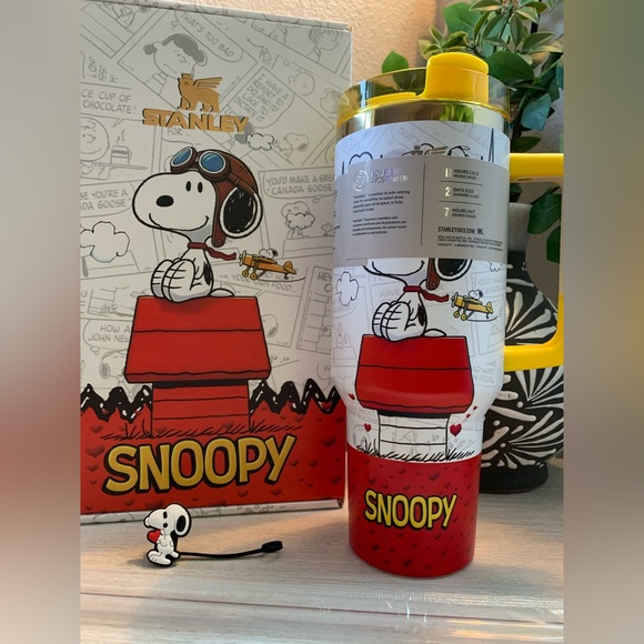 Snoopy 40oz Stanley tumbler - Picture 5 of 6